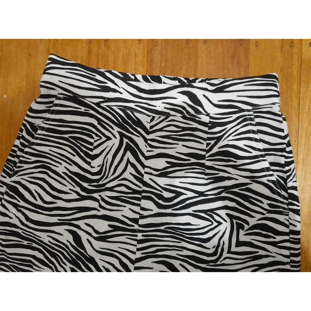 Brand New Linen Zebra Culottes - Picture 3 of 7